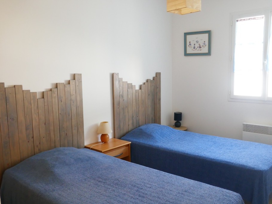 Chambre 2 avec 2 lits en 90