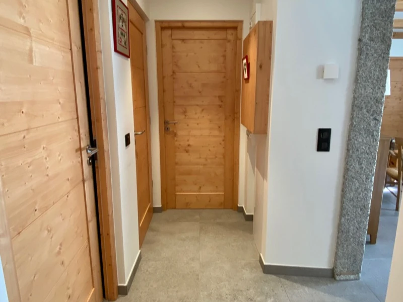 Le sas entre salle d’eau et les 2 chambres