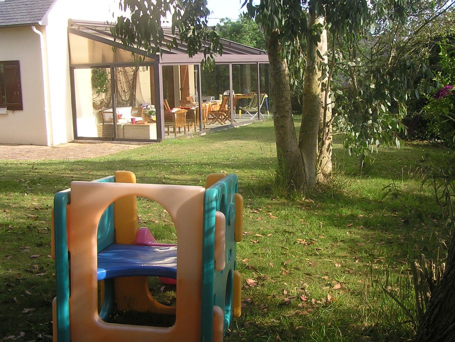 Sous les eucalyptus, les jeux d'extérieur toujours appréciés des enfants
