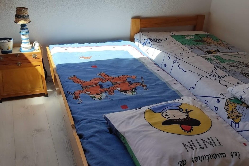 Couchage en mezzanine : 2 lits gigognes en 80