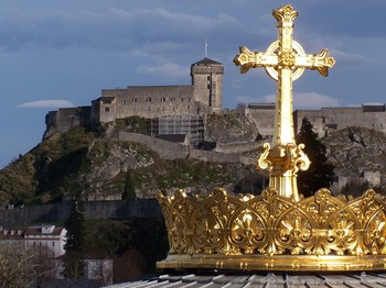 A 3km de Lourdes et de ses sites touristiques (Sanctuaires, musées, château...)