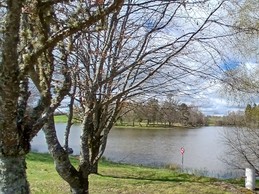 Les Chalets de l'Etang de Farges, Saint Germain près Herment, Puy de Dôme, Auvergne