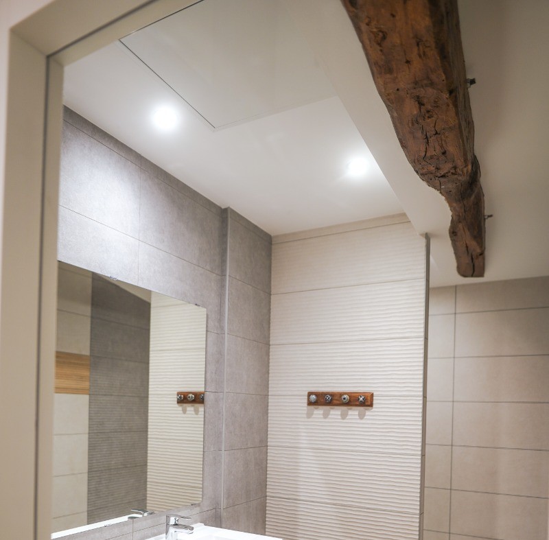 Salle d'Eau n°2 à l'étage - double vasque avec douche italienne