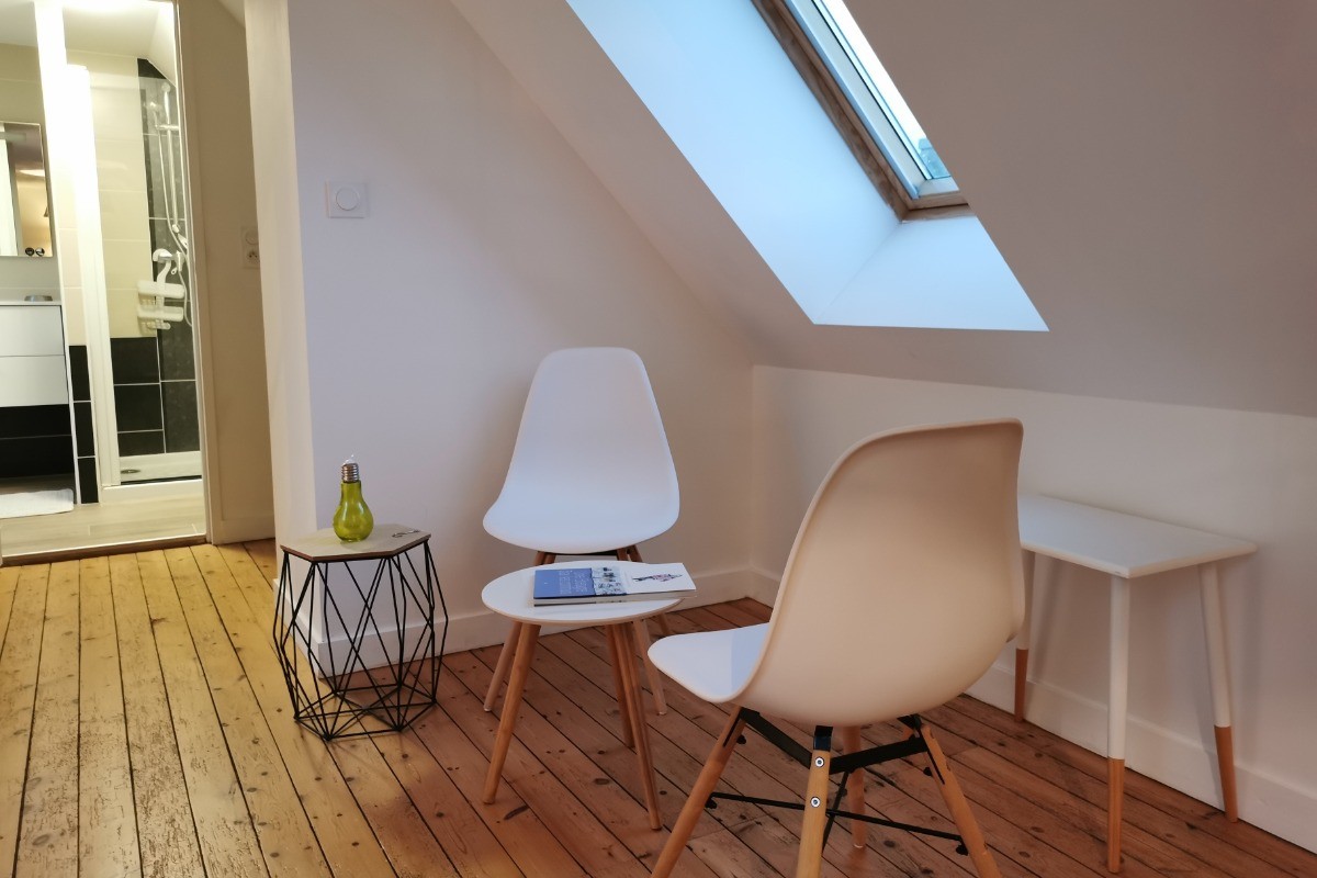 Etage 2: Coin lecture dans la chambre 3