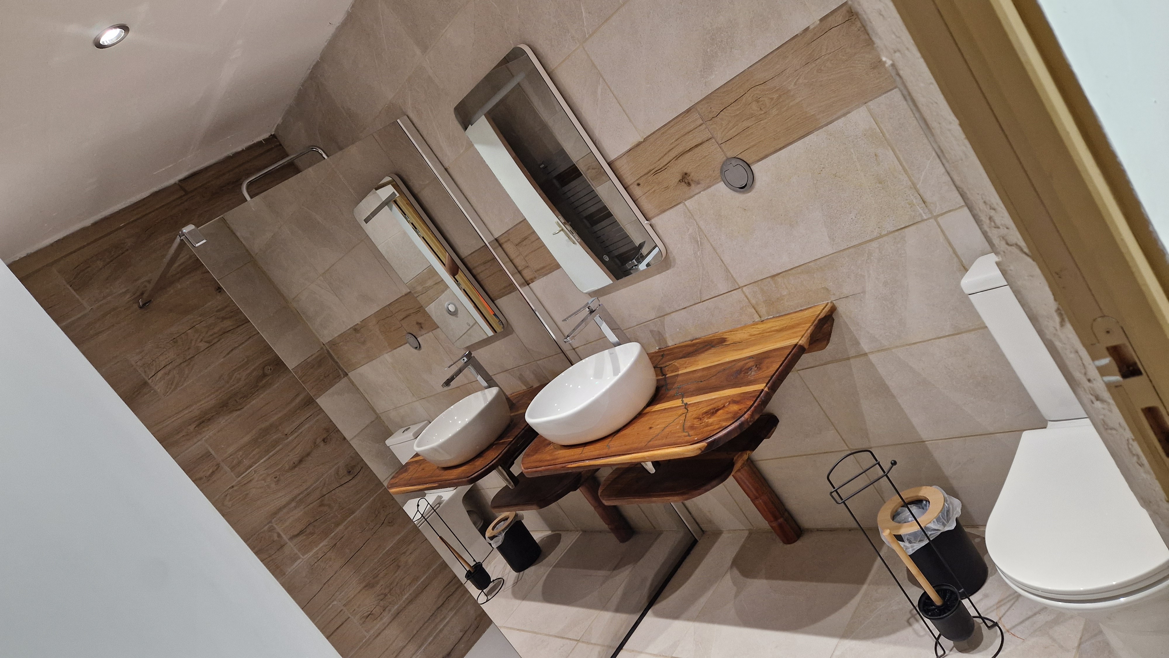 Salle de douche - 1er étage - Gîte Ukhutula , Vollore-Montagne , Puy-de-Dôme , Auvergne