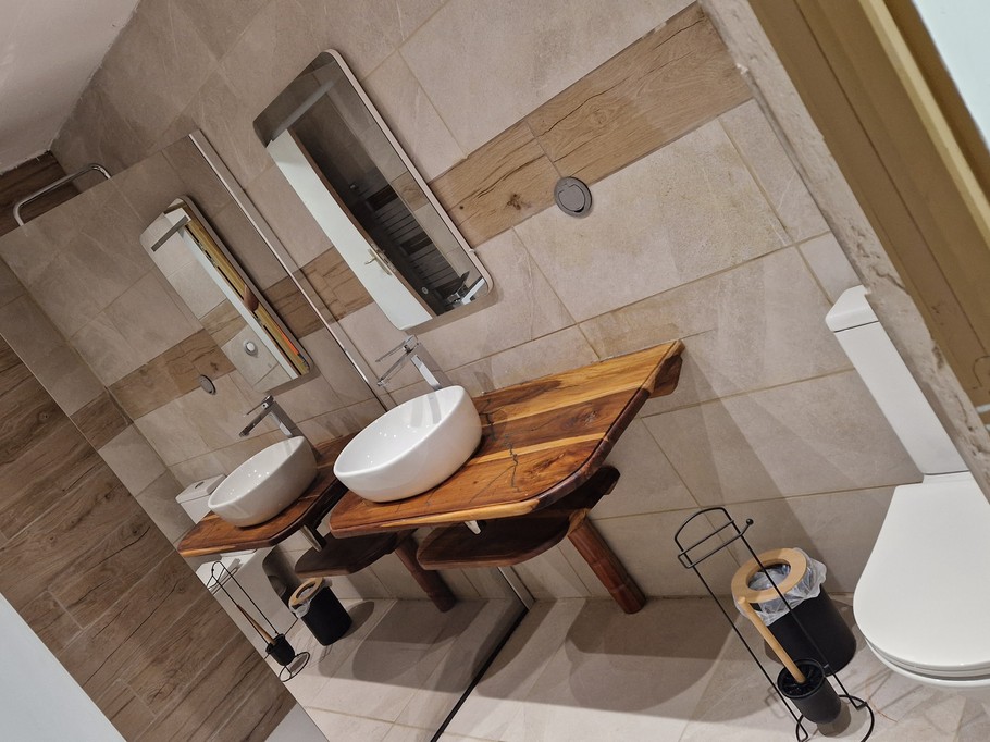 Salle de douche - 1er étage - Gîte Ukhutula , Vollore-Montagne , Puy-de-Dôme , Auvergne