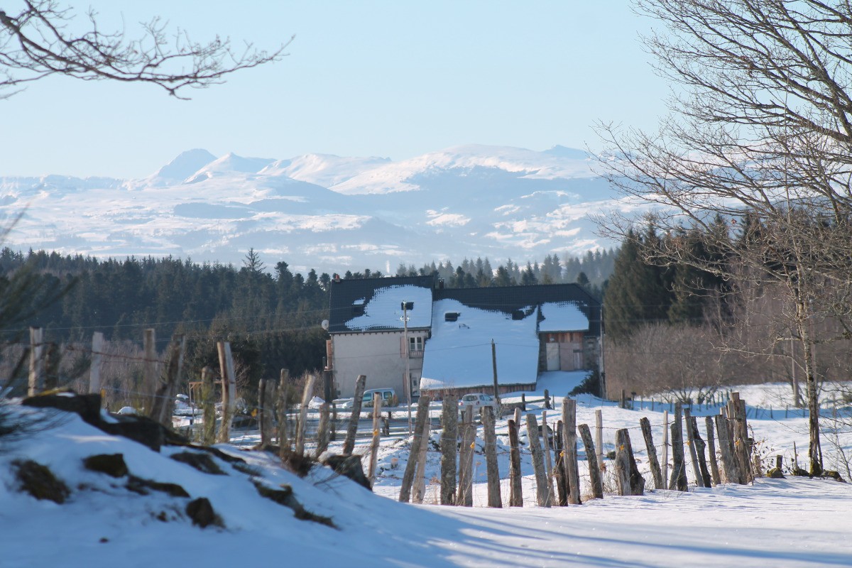 La maison sur les Monts du Cantal au sud