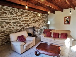 Salon indépendant pour 6 personnes avec TV, accès internet WIFI