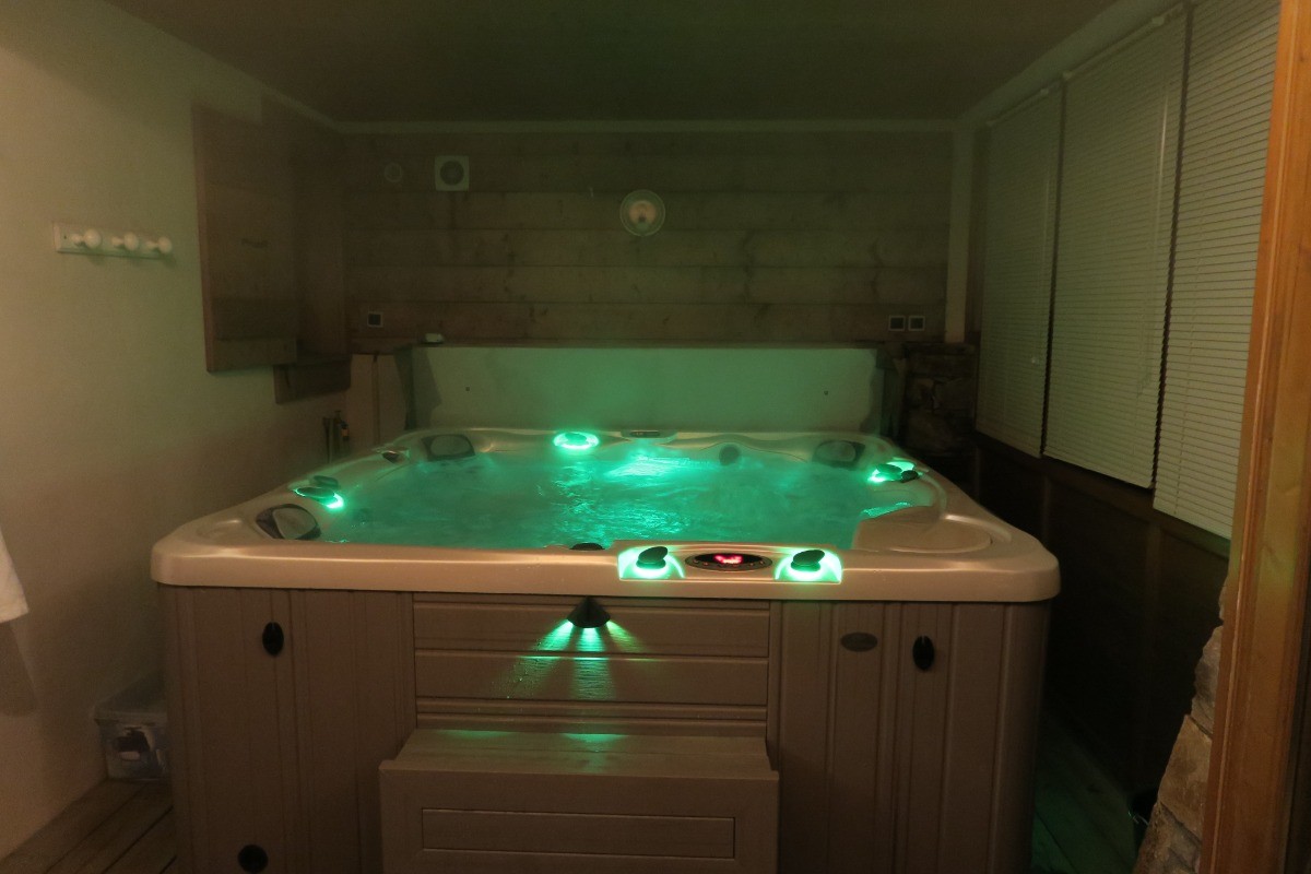 Jacuzzi.