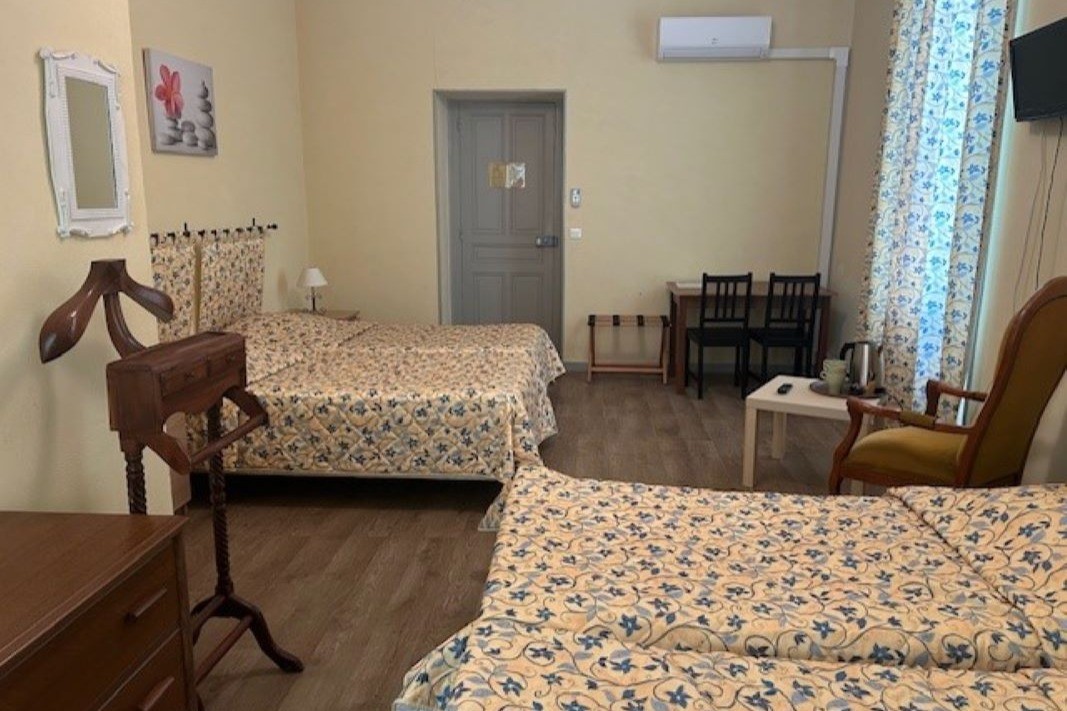 Chambre familiale à Laroque