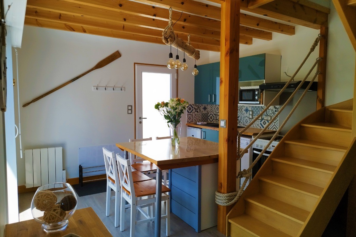 Espace cuisine, séjour ouvert