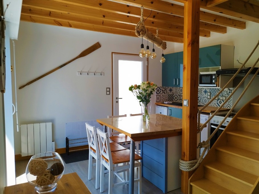 Espace cuisine, séjour ouvert