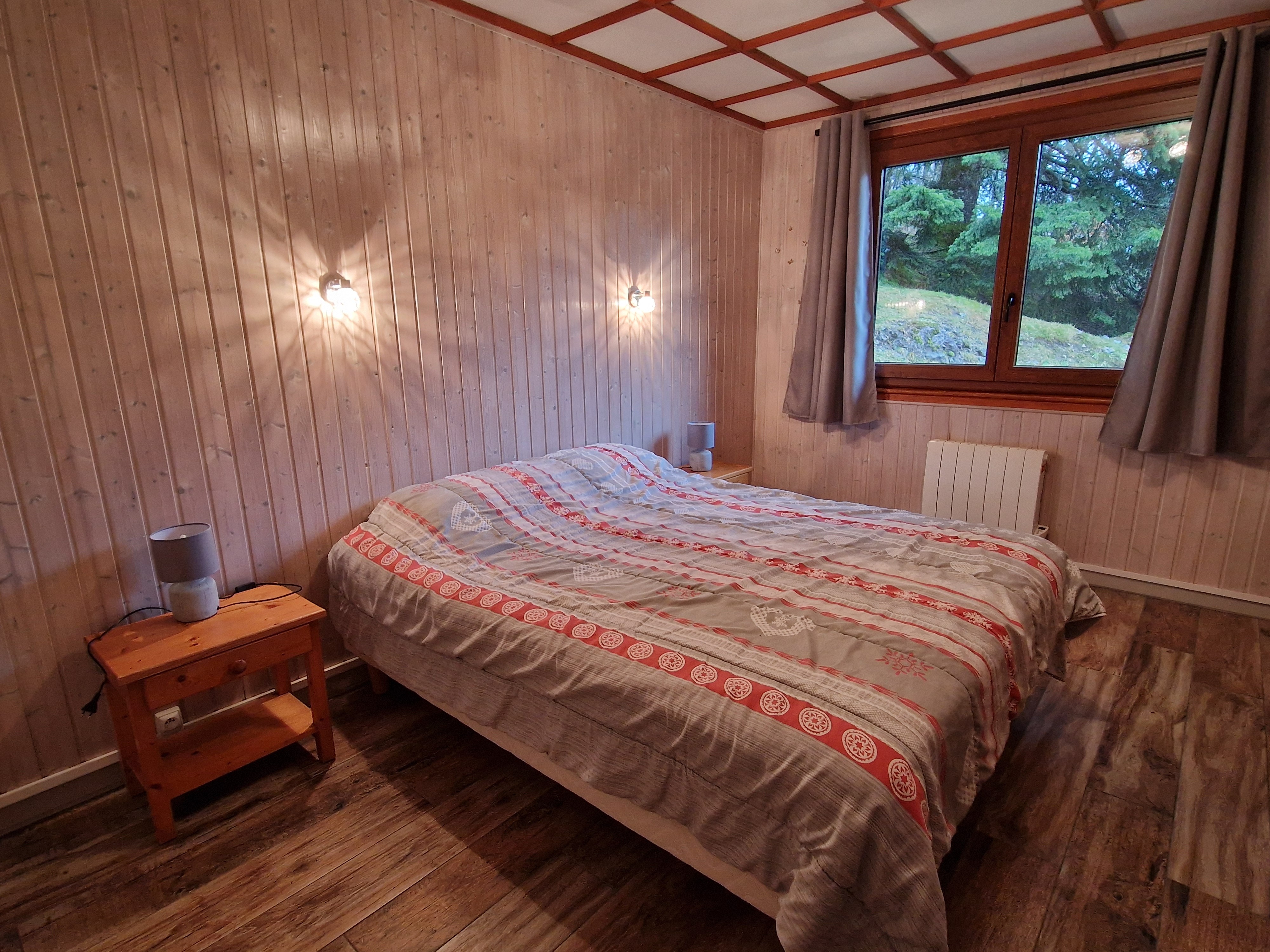 Chambre principale, lit 160 - Chalet des Noisetiers