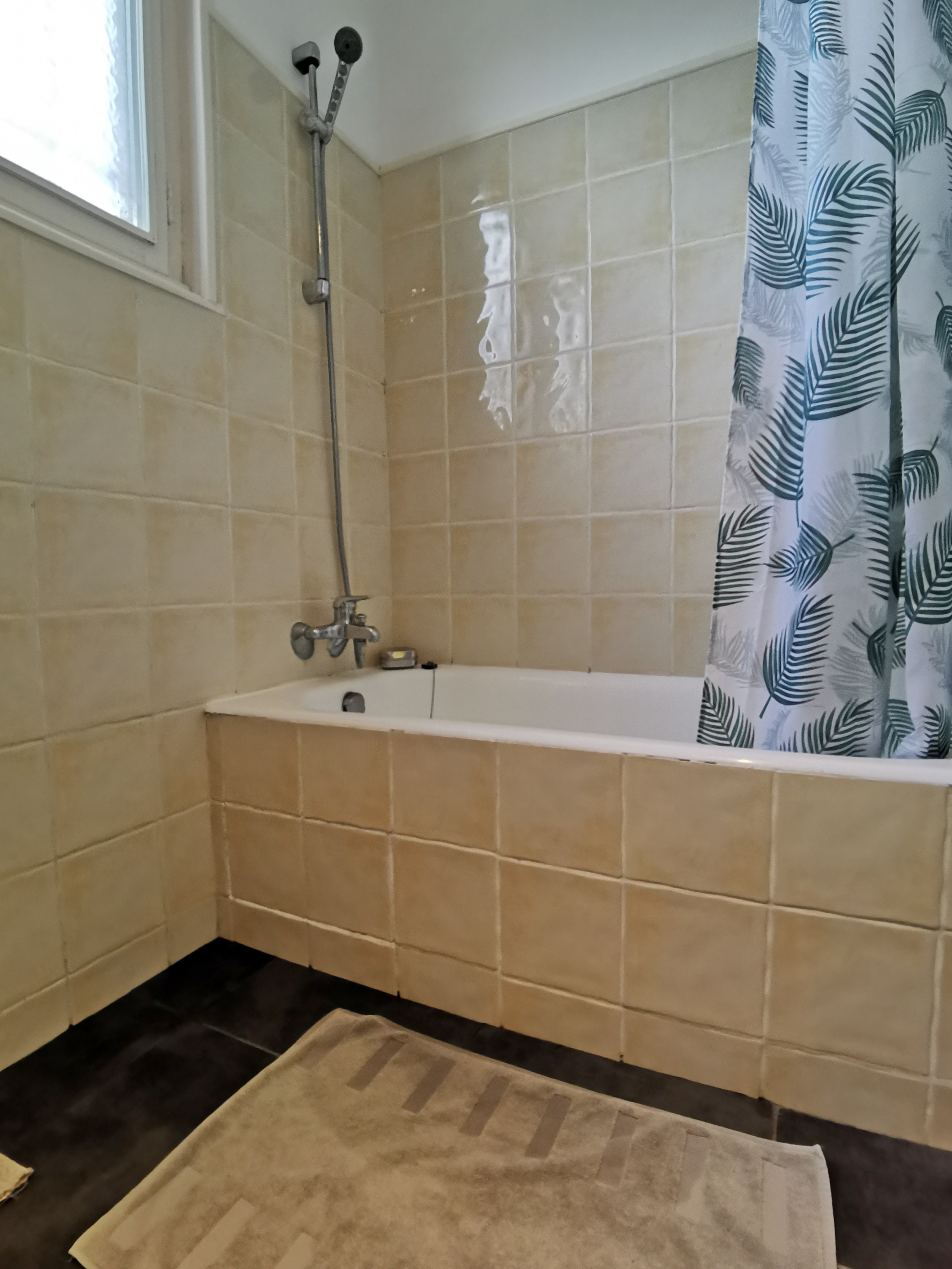 Bathroom bath