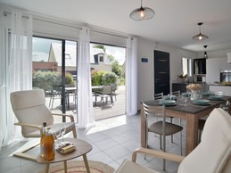 Pièce à vivre lumineuse