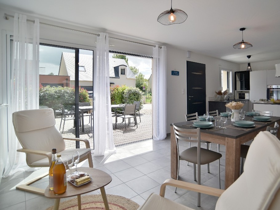 Pièce à vivre lumineuse