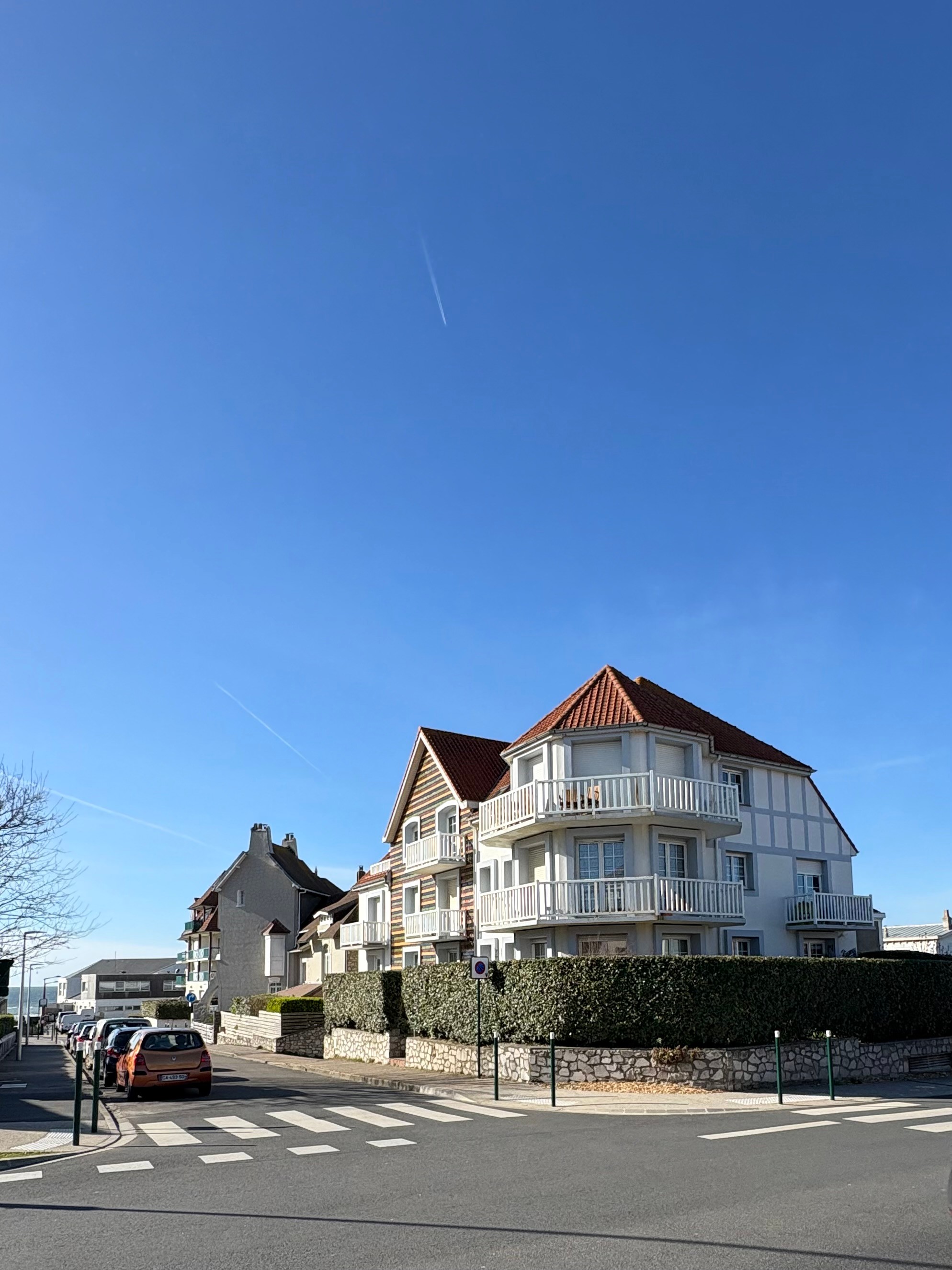 RESIDENCE - 2 EME ETAGE -ANGLE DES DEUX RUES