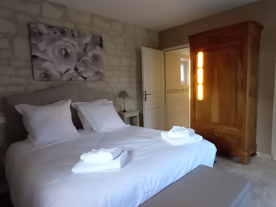 Chambre Toucan pour 2 personnes sur le site Les Laurielles, près de Saumur et des châteaux de La Loire