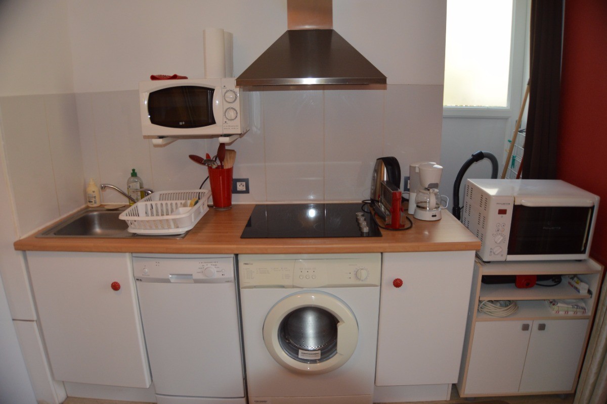 Au Rez de Chaussée, coin cuisine - Maison Bleue pour 2 personnes, proche plages, Meschers sur Gironde près de Royan