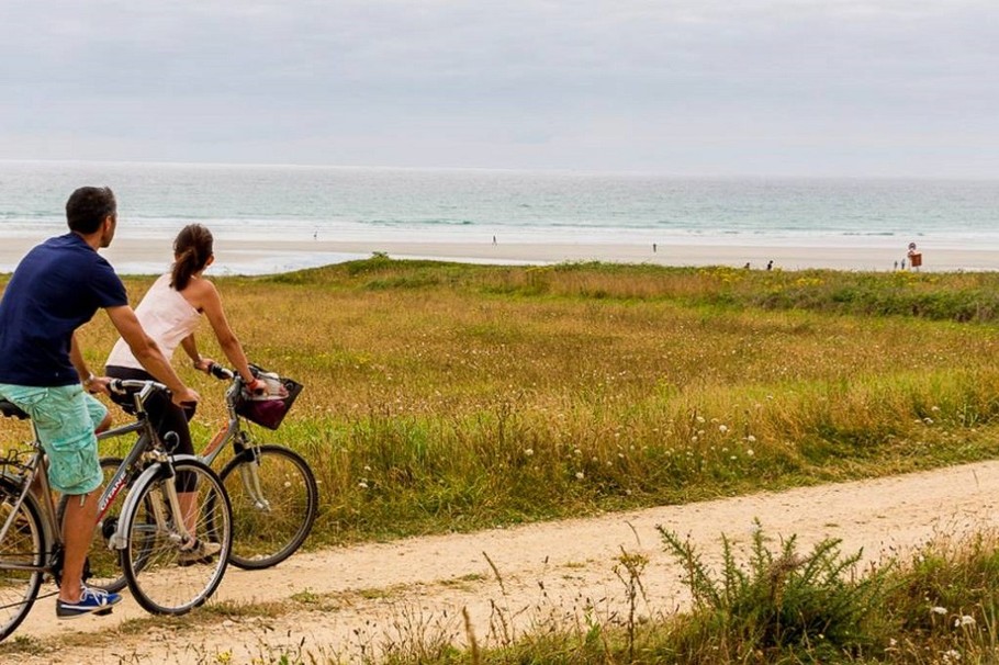 Cycling along the coastal paths