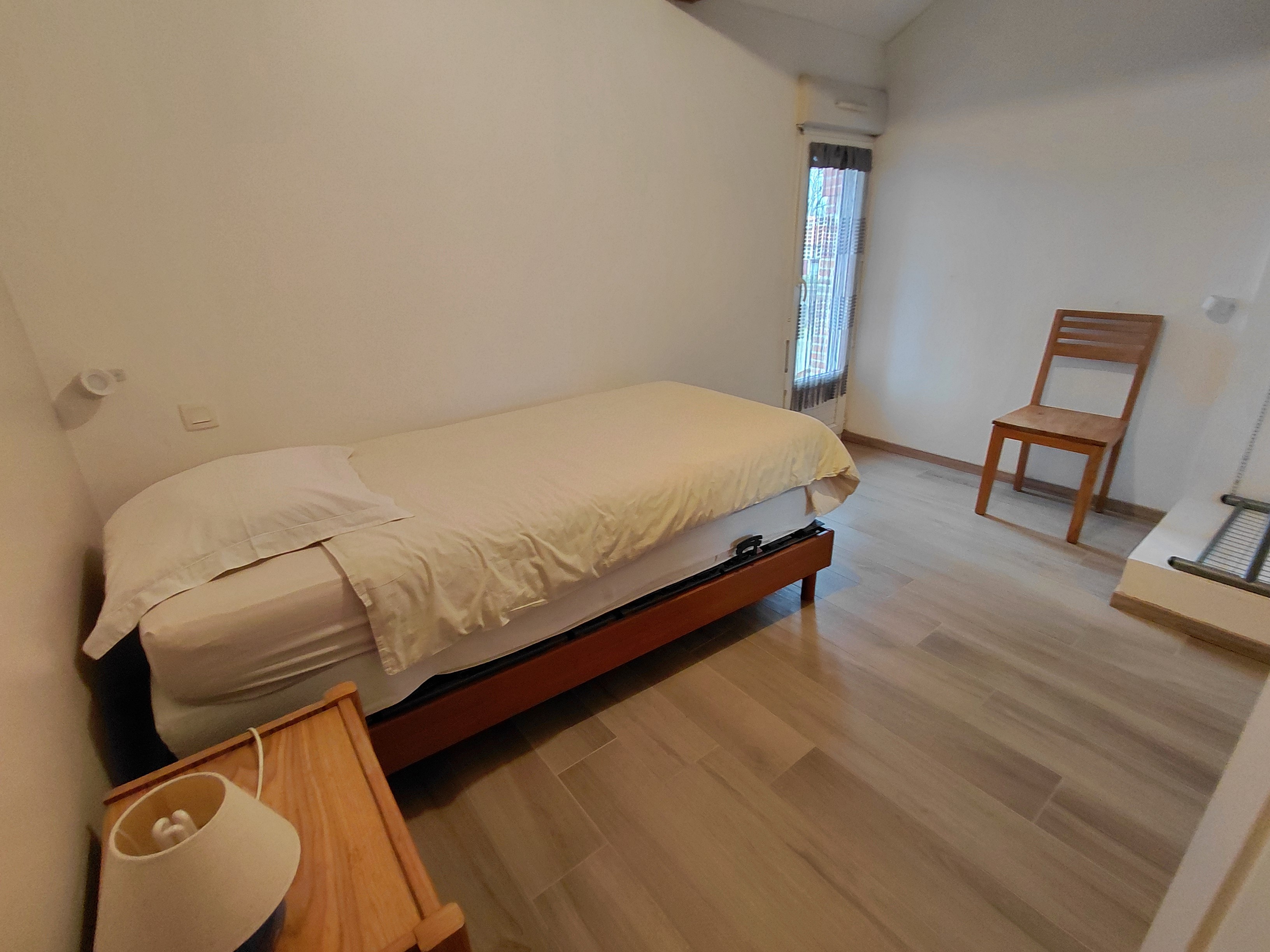 Bedroom 1 single bed La Maison Léon