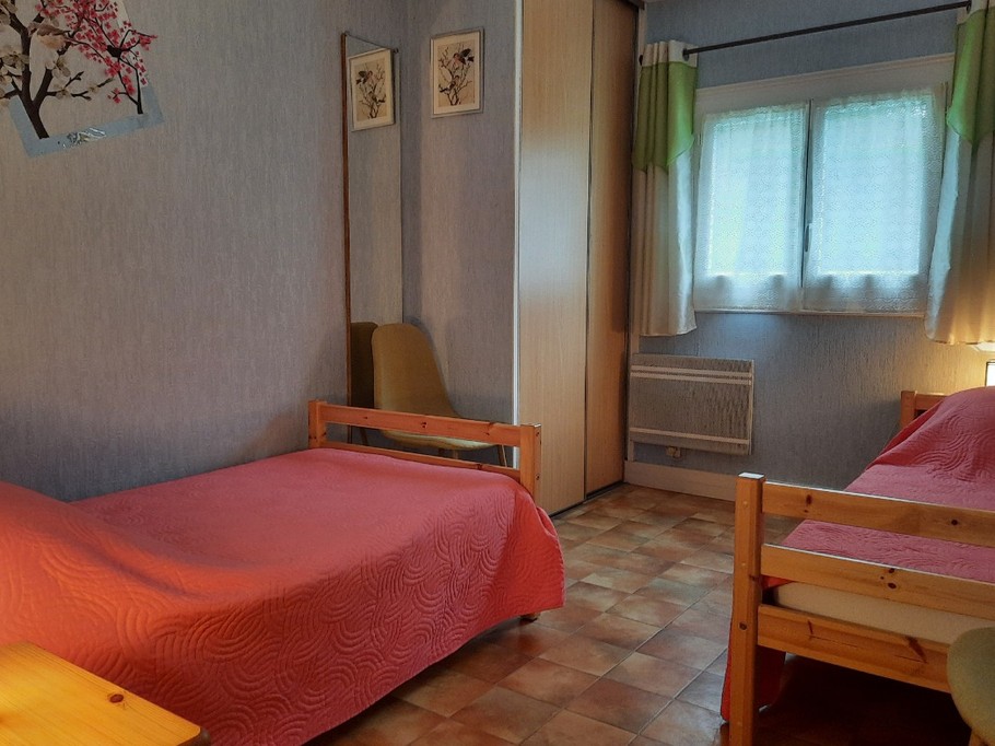 chambre ( 2 lits en 90)