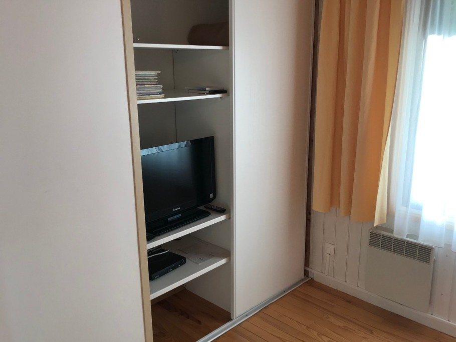 salon avec téléviseur