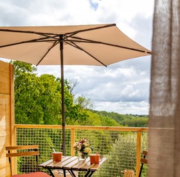 Crédit photo Ameliegraphie.com/ Terrasse individuelle avec vue sur la vallée