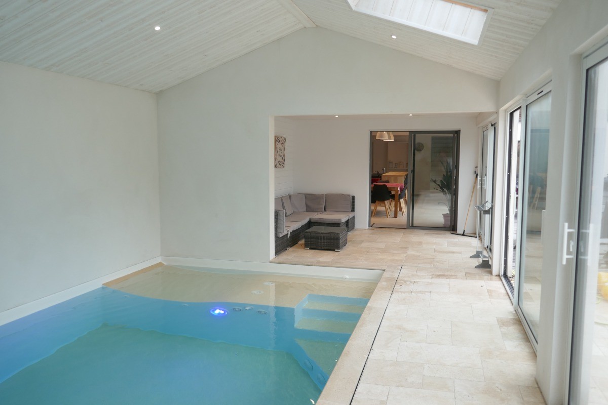 Piscine intérieure