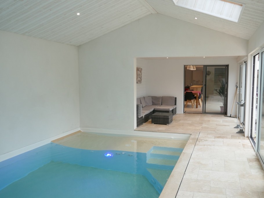 Piscine intérieure