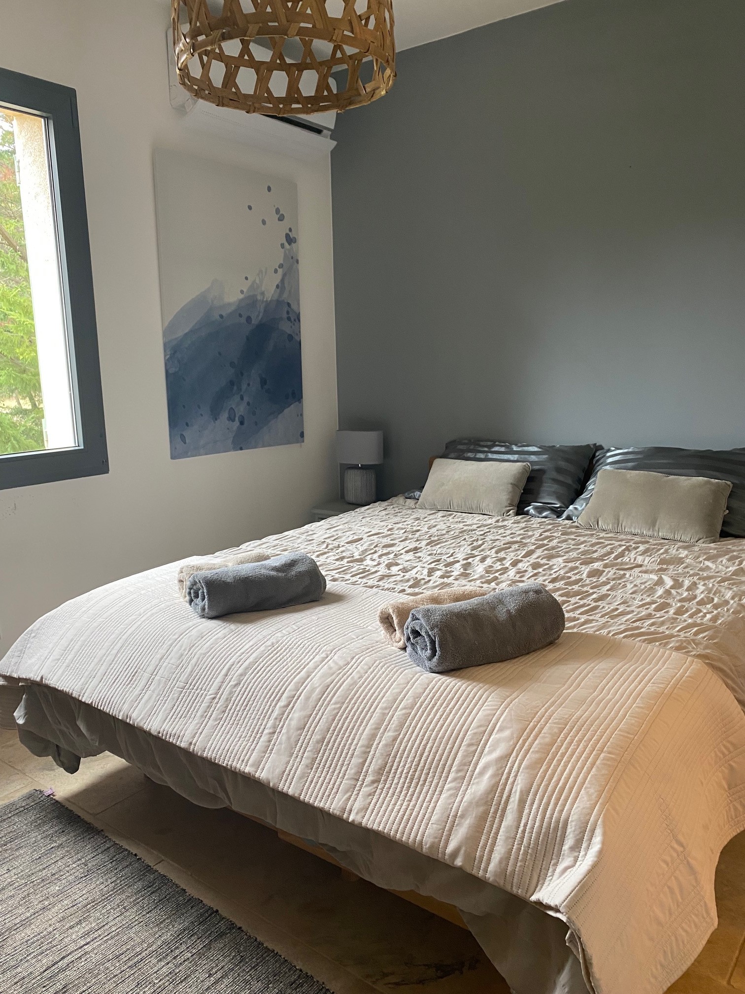 2nd bedroom with en-suite bathroom