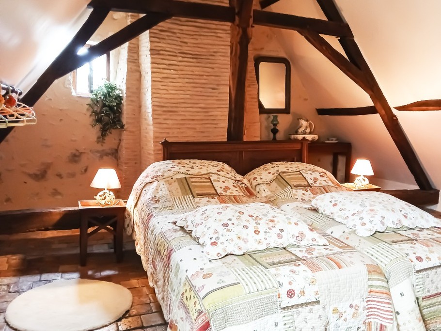 Chambre n°2 R+2 (zoom sur lits jumeaux 90x200cm)