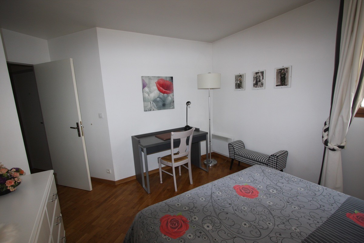 Chambre 2 personnes, coin bureau
