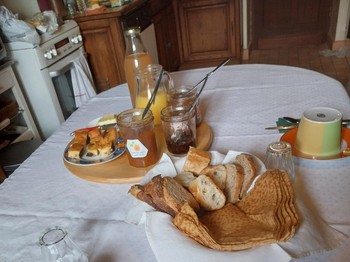 Table petit déjeuner