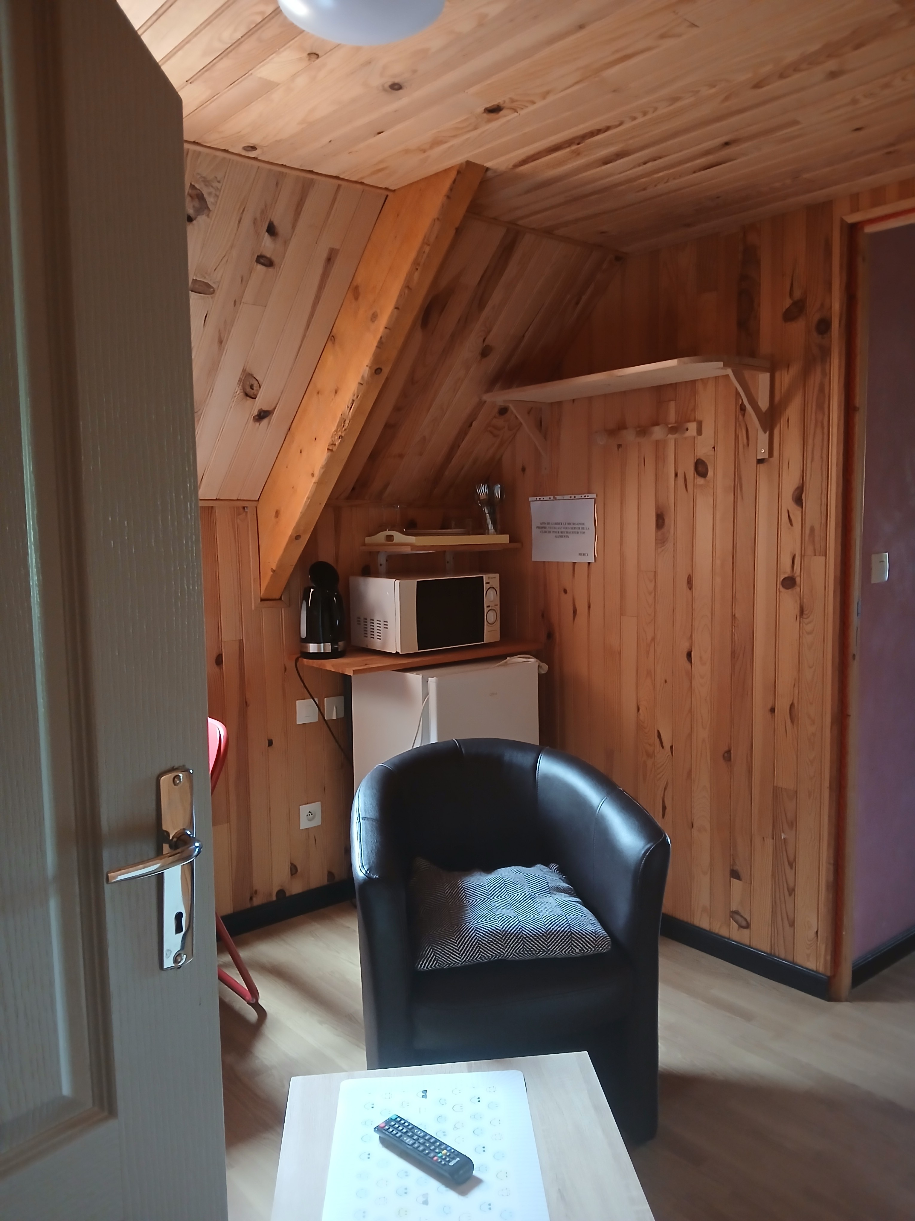 Petit coin repas Chambre d'hôtes Nibas La Somme