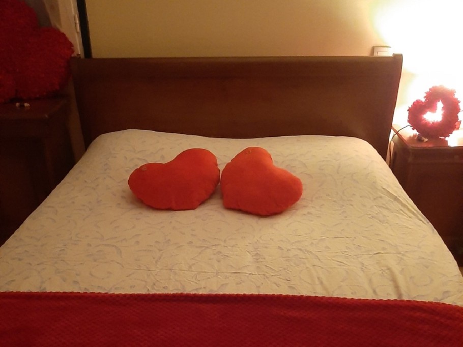 "La Petite Eau" holiday cottage in Charbonnier-les-Mines, near Issoire, Puy-de-Dôme: Bedroom
