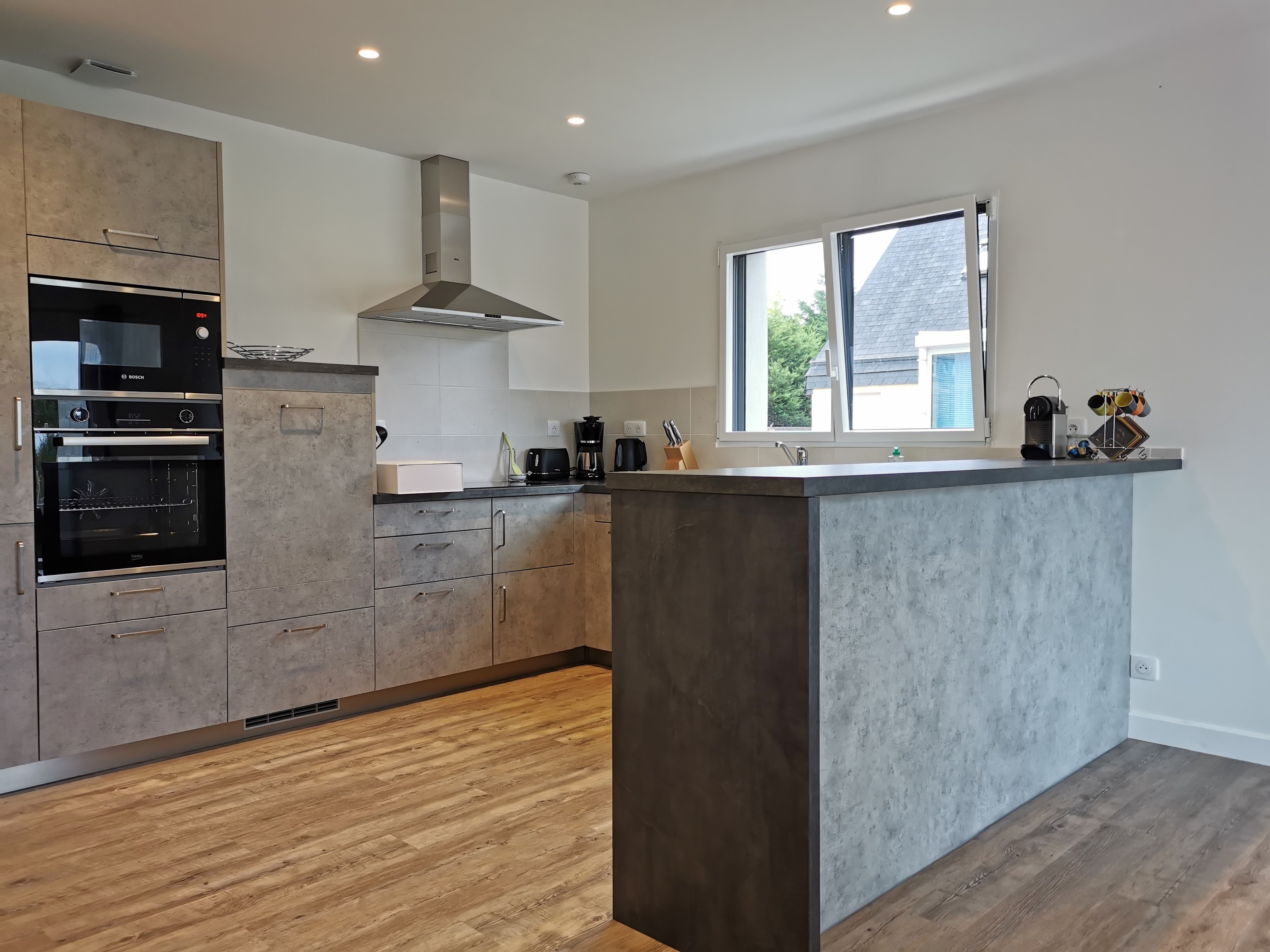 Kitchen opening onto the living room