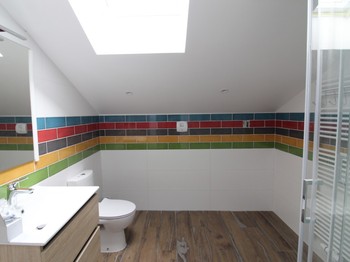 Salle d'eau avec wc - Chambre familiale Les Suffragettes Docelles