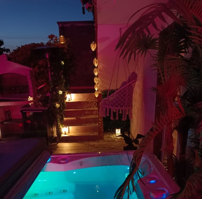 Terrasse et spa illuminés