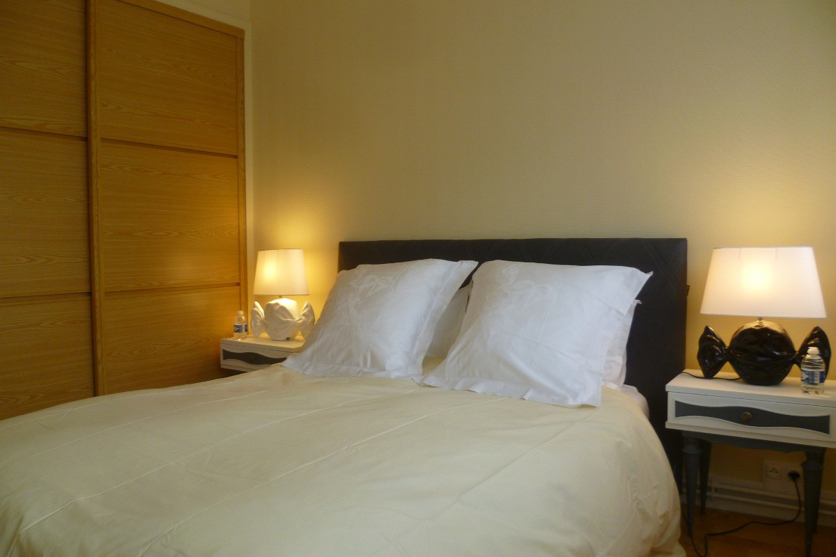 Chambre 1 placard penderie