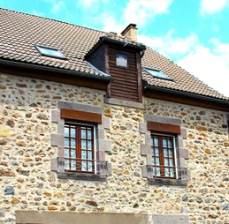 accès appartement porte de gauche