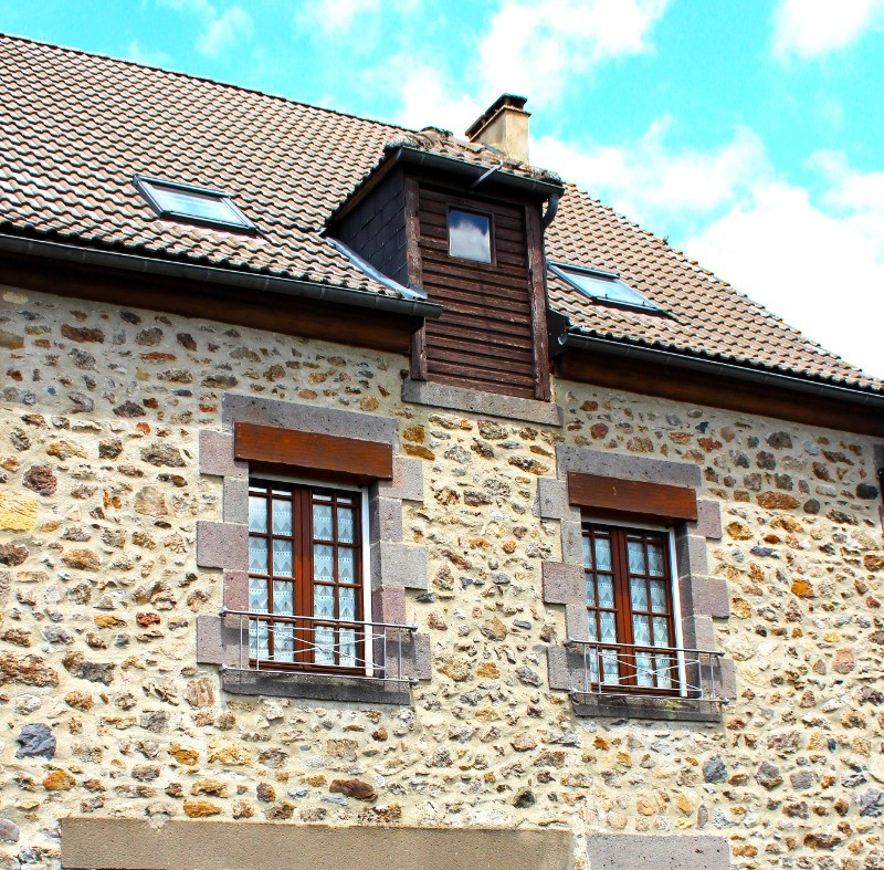 accès appartement porte de gauche