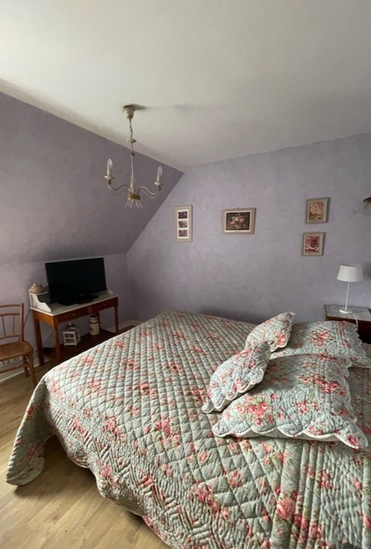 Clévacances, Petite maison de vacances de caractère, Paimpol, deuxième chambre étage avec lit de 160