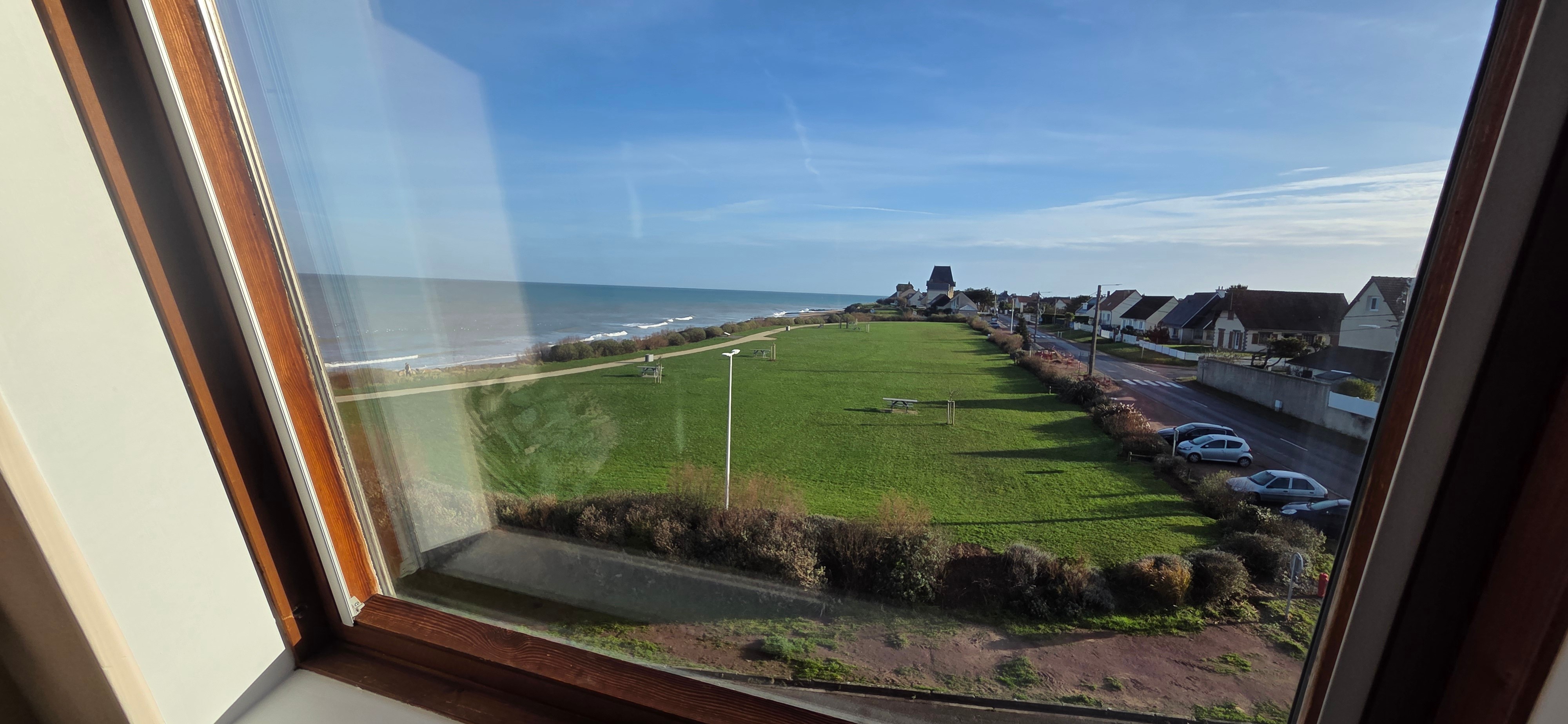 Flat in Bernières sur Mer facing the sea