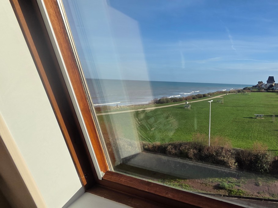 Flat in Bernières sur Mer facing the sea