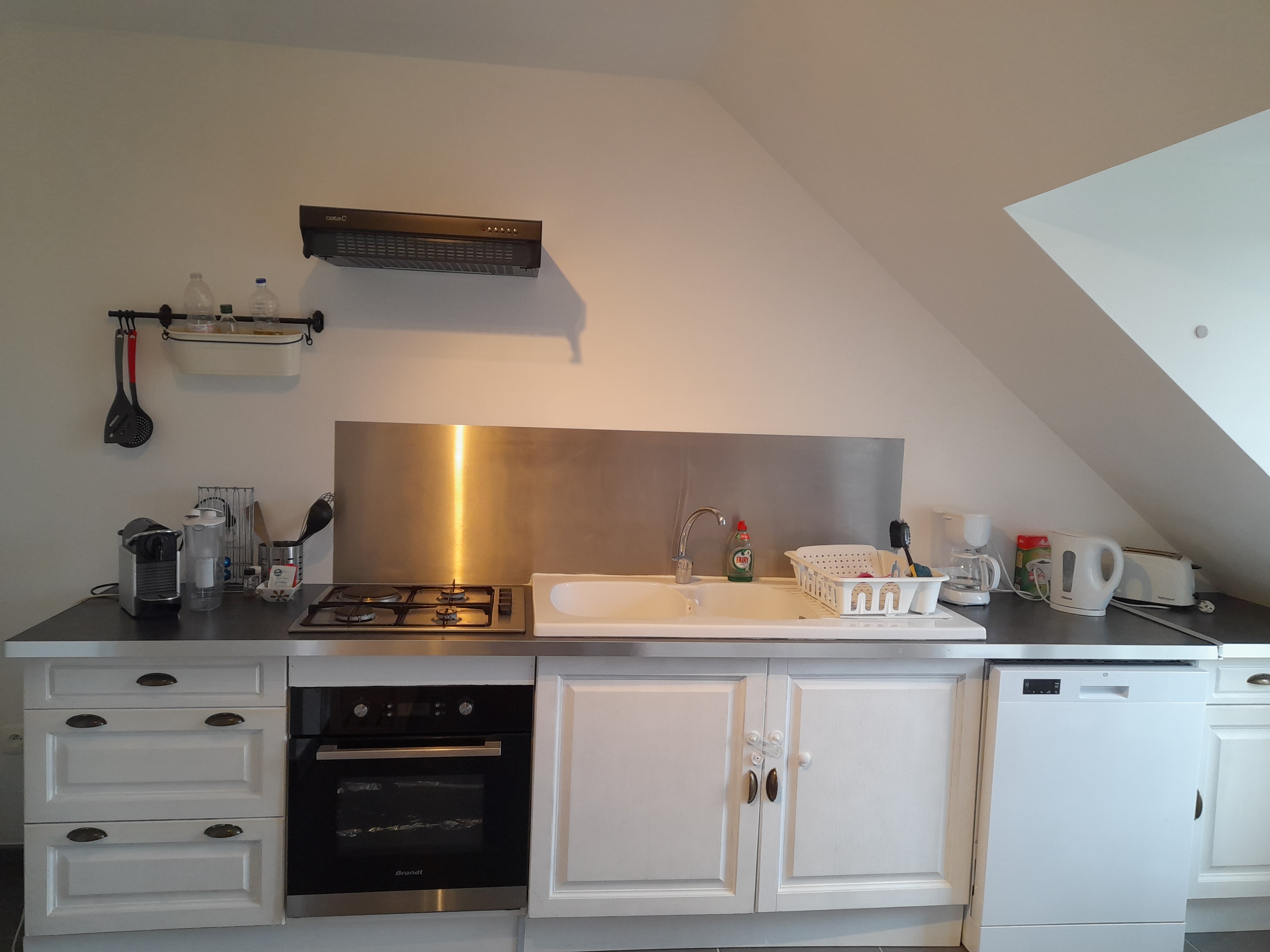 la cuisine toute équipée du pigeonnier