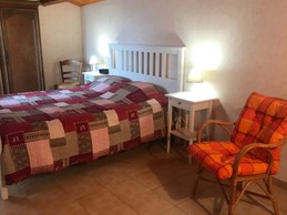 Chambre 1, " La QUICHNOUNIERE " avec un jardin clos sur l'ile d'Oléron pour 6 personnes en Charente maritime