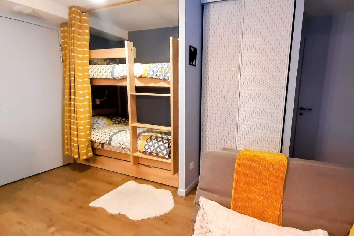 2 lits superposés 90x190, un canapé BZ 140x190Literie neuve 2021