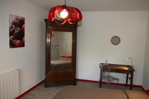 Chambres d'hôtes avec piscine dans le Parc naturel régional du Pilat - Chambre Cerise