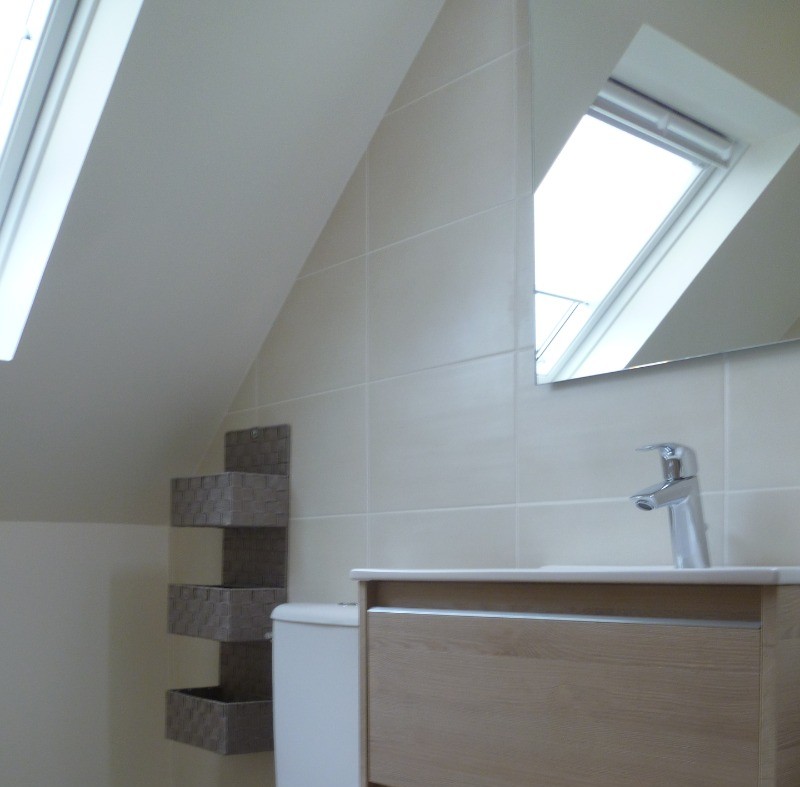 Etage: salle de bain avec WC